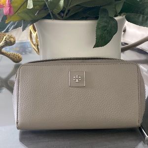 Grey-beige Tory Burch wallet